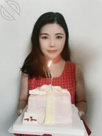 表妹叫我和她做爱，胸不大，挺骚的