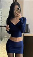 空姐服太带感了，让她穿出来，还真答应了，不知道他男友会怎么想。1