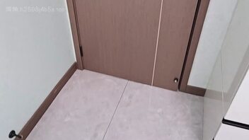 （原创骚妈）女警骚妈来检查儿子的库存，不慎被儿子内射