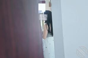 3）哺乳期姐姐换衣服，第一次看到姐姐一丝不挂的样子1