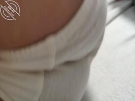 舔亲妹妹的我射了