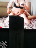 这个能射屏老婆的兄弟，老婆看到直接高潮了，有想法的带图来，主业更多精彩0