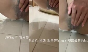 丝袜脚诱惑 喷水