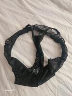 昨晚老婆穿着做爱，裆部好多淫水干了不明显，下次买个白色的，爱液痕迹会明显1