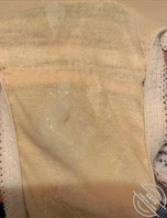 贪恋我女儿的味道，拿着她的内裤撸射2