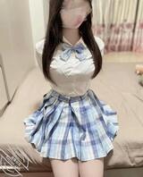 三号妹妹，萝莉型，见过真人绝对漂亮，这么多女孩我最推荐的一个，看的人多发