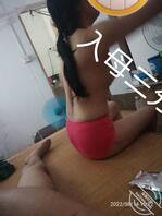 天气太热，妈妈给我按摩。1