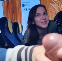 【福利】小伙坐大巴，漏出鸡八勾引对面的女乘客2