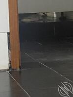 大学厕所偷拍被发现1