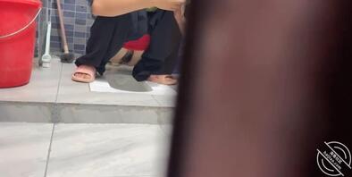 好久没拍过大嫂，放假回家几天又想大嫂了，45岁毛毛好漂亮好想操1