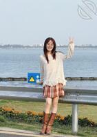 提供两个反差婊，二选一该怎么选0