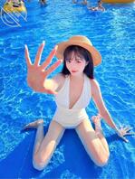 天氣太熱了，去水上乐园降降温吧0