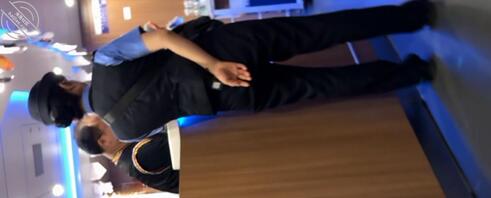 专门弄硬了过去，整个放在手心里差点起飞了！2