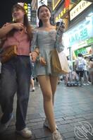 蓝色连衣裙小姐姐，肉丝白内内