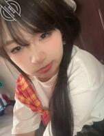 心心恋恋的想肏表妹，让大家看看我表妹漂亮吗？大家猜猜她的屄是属于那种户型0