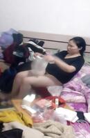 小姨子大家喜欢这种身材吗，奶子不大不小刚刚好，逼毛若隐若现一夜怎么玩