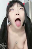 翻白眼的母畜