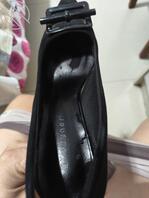 同事老婆的骚鞋跟丝袜，偷偷拿回家撸