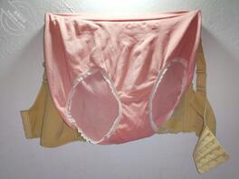 小骚逼的骚内衣裤1