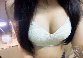 想被爆操的女高，想要爸爸，唔~想要爸爸大肉棒