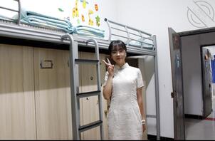 又忽悠了一个嫩妹拍私房，还有点高身材不错，婊子脸0