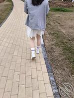 跟拍抄底肉丝裤袜女大学生，没想到这么骚，直接上床了，大家狠狠羞辱她1